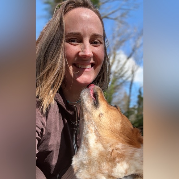 Meet your Posher, Abby from Lululine AK - Picture 2 of 9